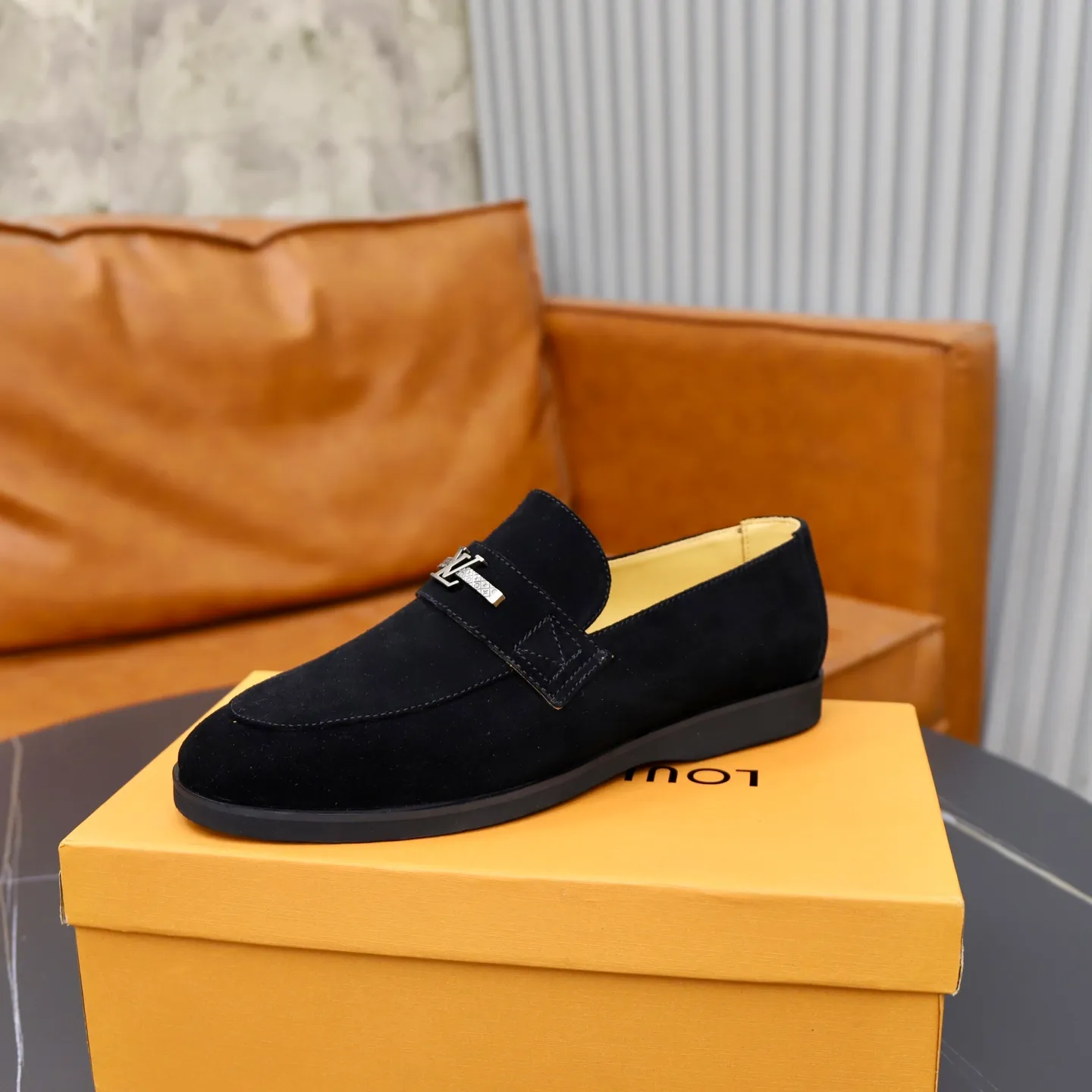 Ex-factory price: 442💰🙅‍♂️🙅‍♂️🙅‍♂️ Brand: LV Louis Vuitton Standard code: 38-44 (45 customized) Grade: Same as the official website Material: Original cow suede material stitching Comfortable and breathable cowhide lining Lightweight wear-resistant foam outsole Style category: Men's fashionable casual shoes Running sports shoes Distinguished luxury brand elements Top luxury color: actual picture color